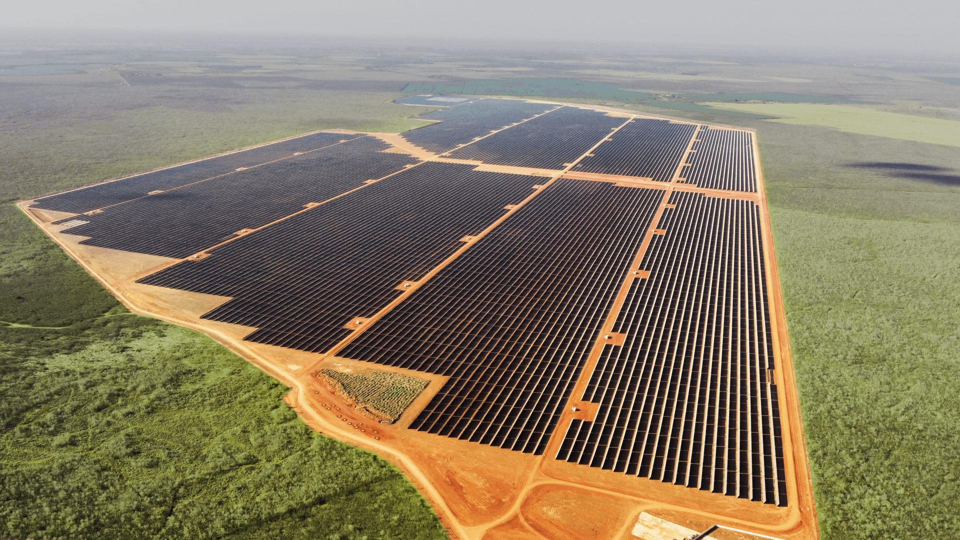 Entenda a diferença entre Geração Centralizada (GC) e Geração Distribuída (GD) de energia, e o papel da Aeon Security neste cenário