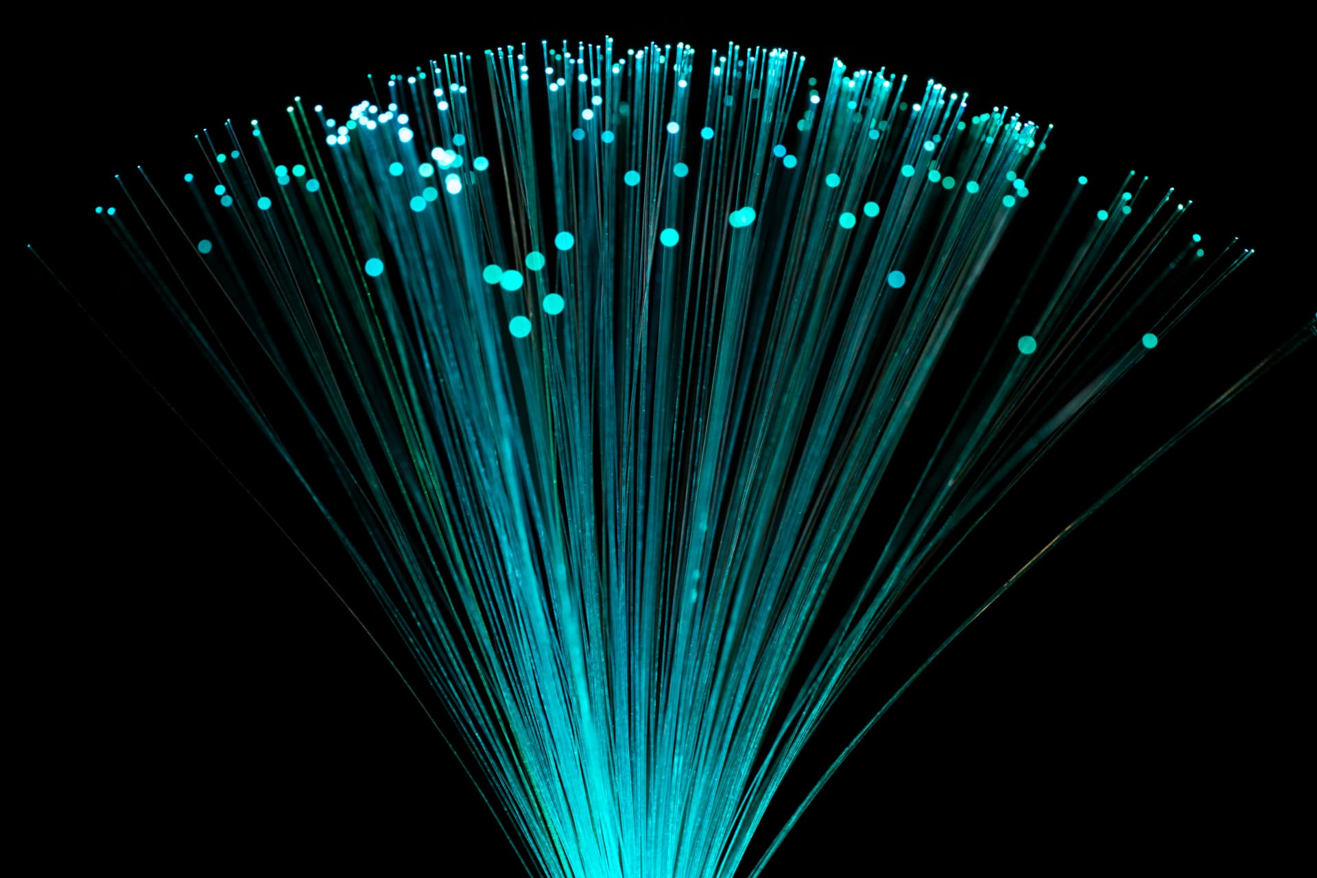 Detecção por fibra óptica sensitiva na segurança perimetral: o que é, vantagens e como funciona